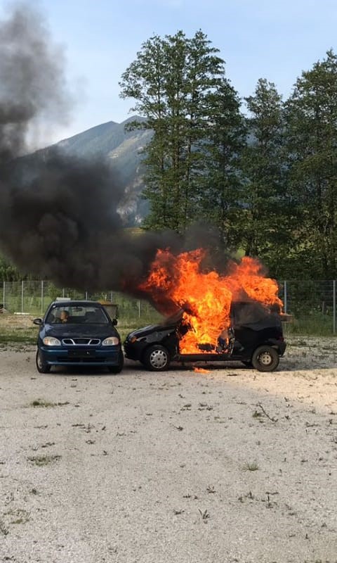 Übung Verkehrs unfall mit brand